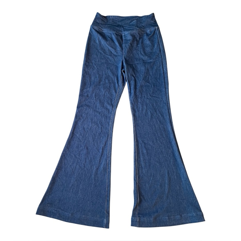 Halara Women's M Flare Leg Jeggings Pull-On Stretch Denim Yoga Jeans